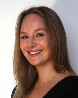 Gillian-headshot