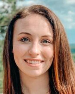 Leah Waid Headshot