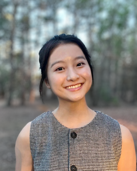 Hannah Lee smiling