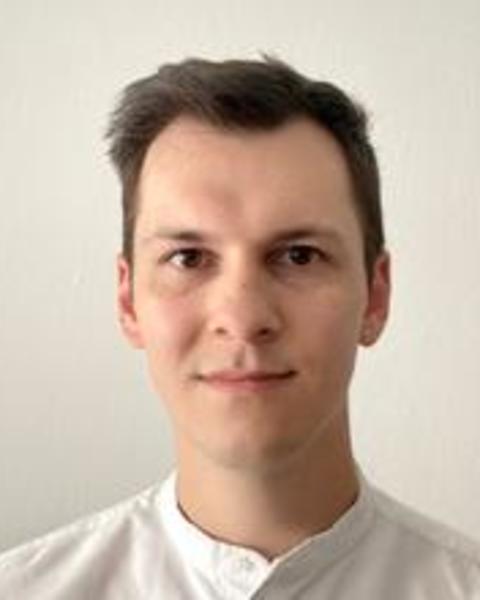 ethan_gacek_headshot_1.jpg